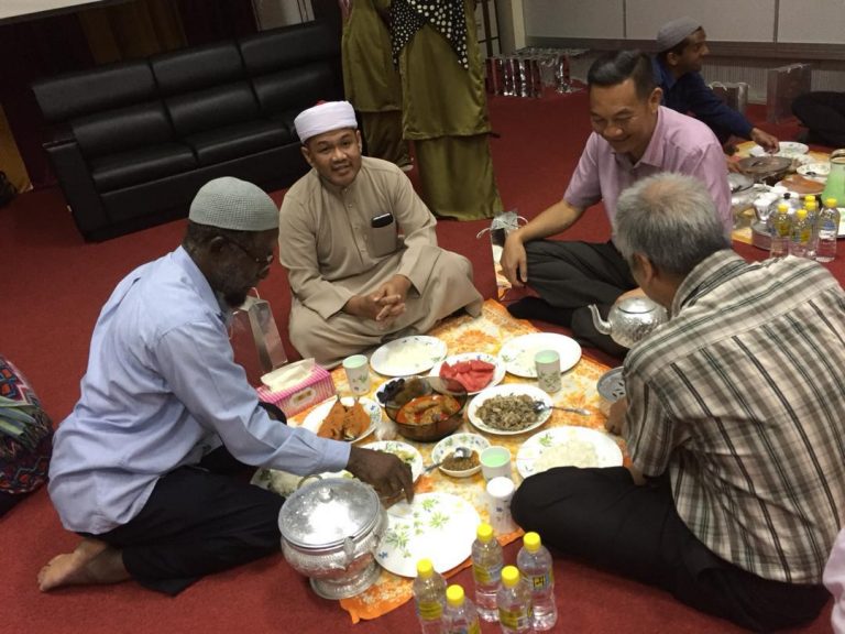 iftar bersama non-muslim 2019 4